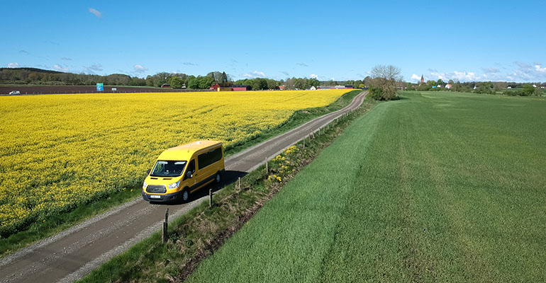 På bilden ser vi ett fordon för serviceresor på Skånetrafiken. Bilarna i SkåneFlex kommer troligtvis ha en annan färg än gul. Men det får vi återkomma till.
